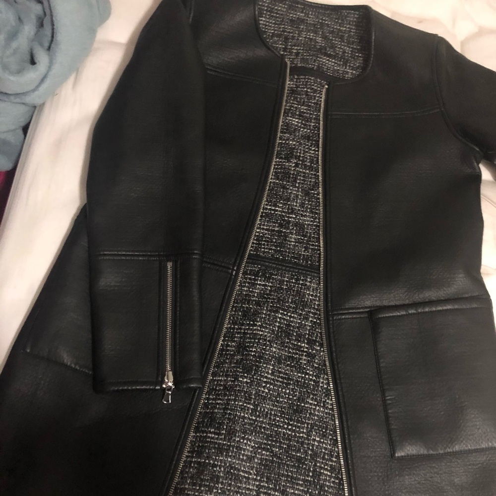 Leather jacket - Picture 2 of 5